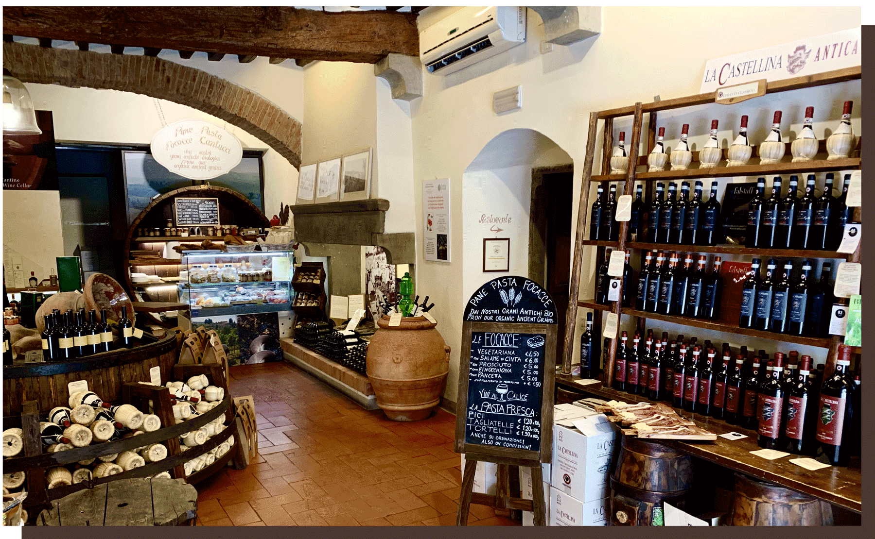 Wine Shop Squarcialupi in Tuscany